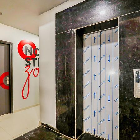 Super Collection O Le Noida Hotel Near Sector 76 Metro Station エクステリア 写真